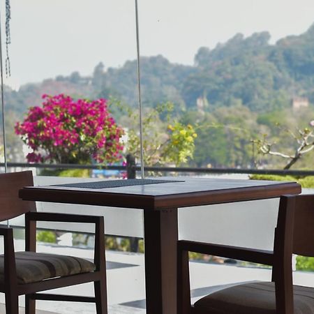 Heaven Seven Kandy Ngoại thất bức ảnh