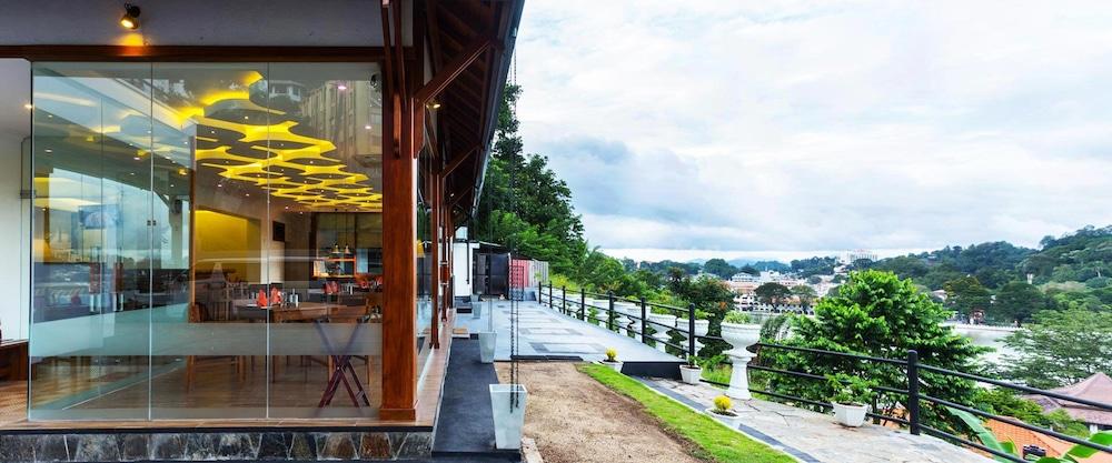Heaven Seven Kandy Ngoại thất bức ảnh