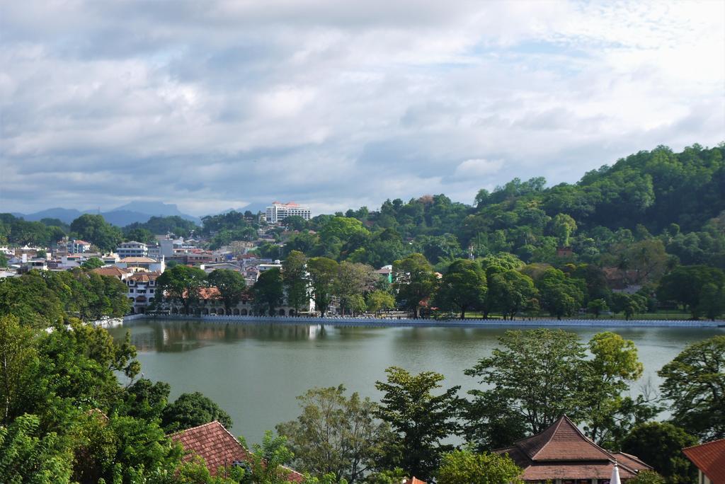 Heaven Seven Kandy Ngoại thất bức ảnh